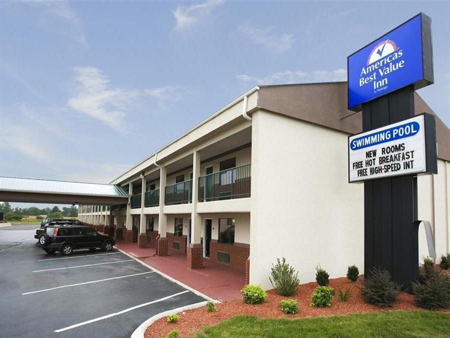 Quality Inn Lawrenceburg Екстериор снимка
